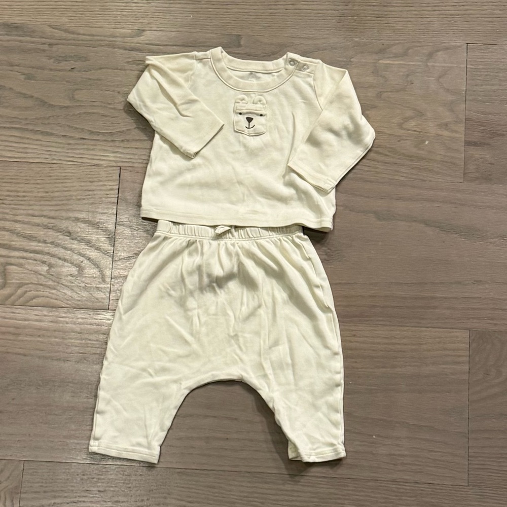 Gap Adorable Cream Baby Outfit